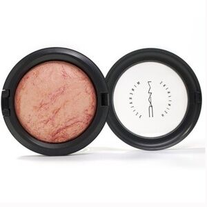 BNIB MAC Cosmetics Mineralize Skinfinish in Glissade - Discontinued & Rare